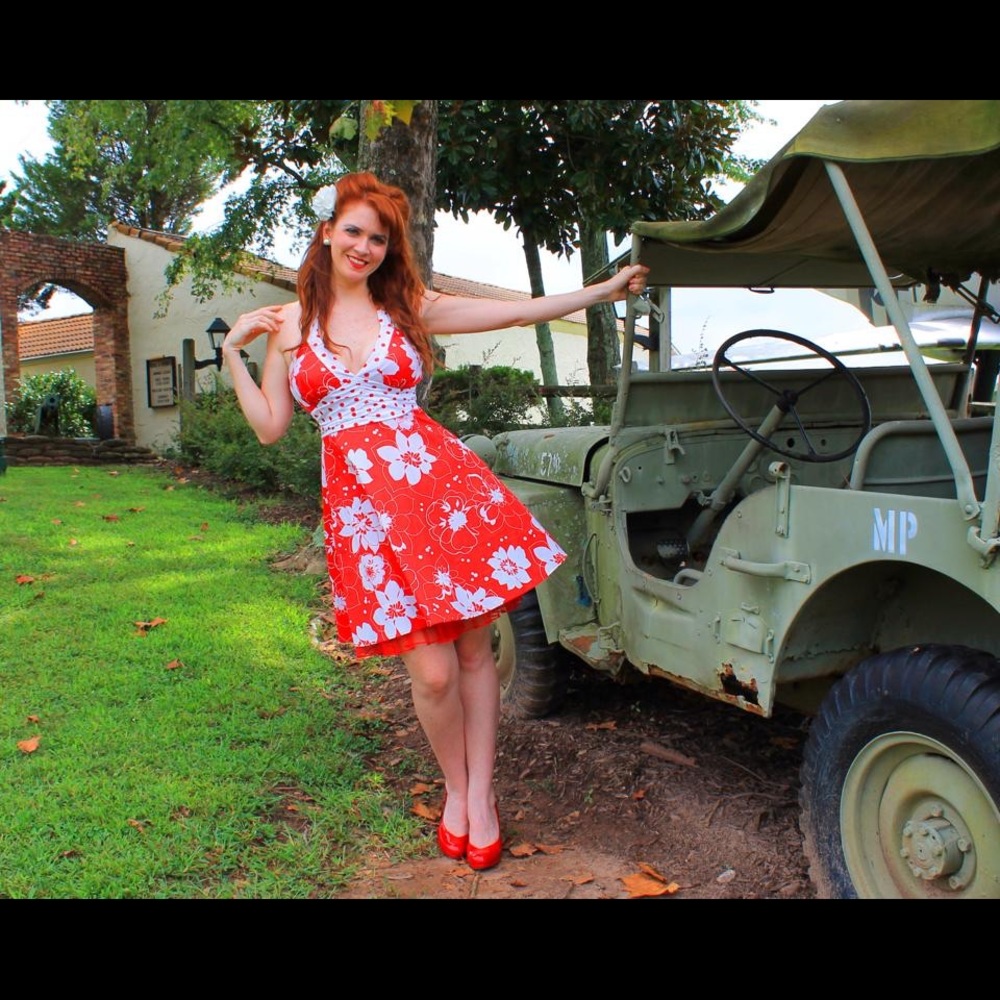 Pin Up style Hawaiian halter dress